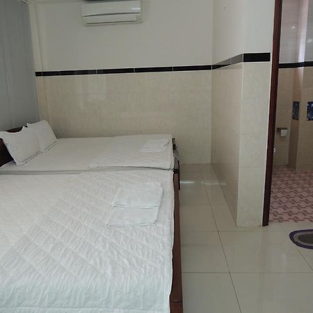 Hung Hieu Hotel Mỹ Tho Room photo