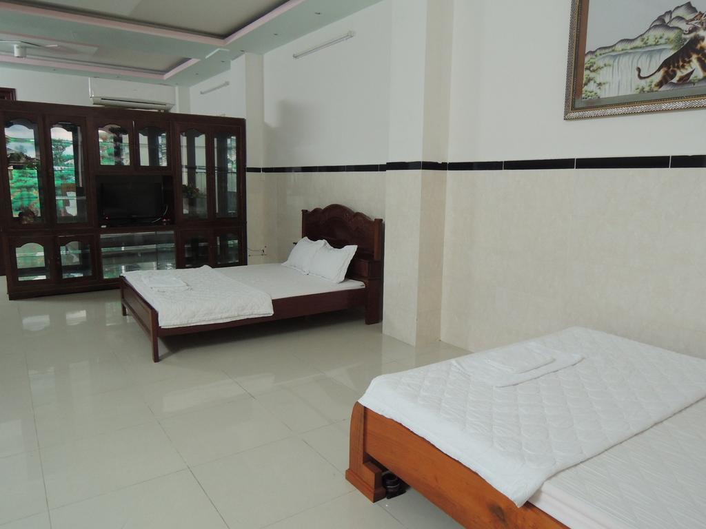 Hung Hieu Hotel Mỹ Tho Room photo