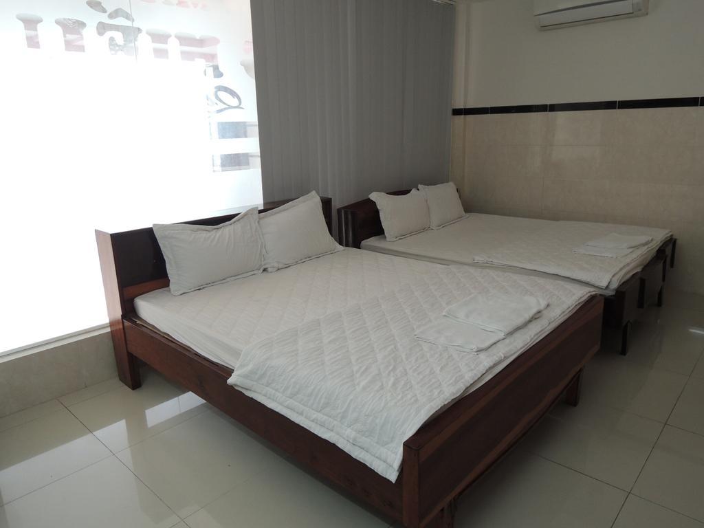 Hung Hieu Hotel Mỹ Tho Room photo