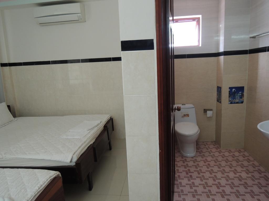 Hung Hieu Hotel Mỹ Tho Room photo