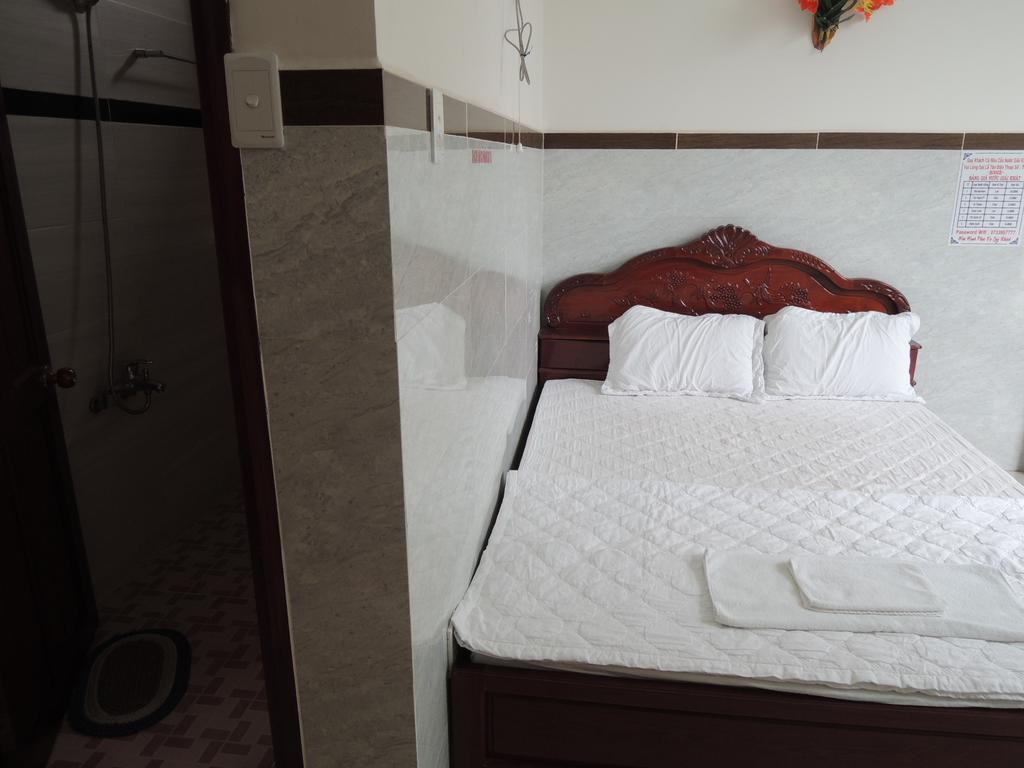 Hung Hieu Hotel Mỹ Tho Room photo
