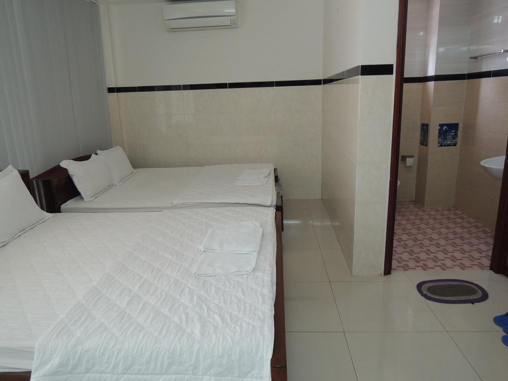 Hung Hieu Hotel Mỹ Tho Room photo